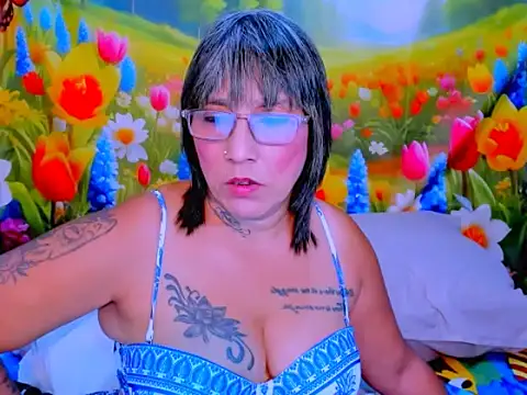 indianroxy webcam