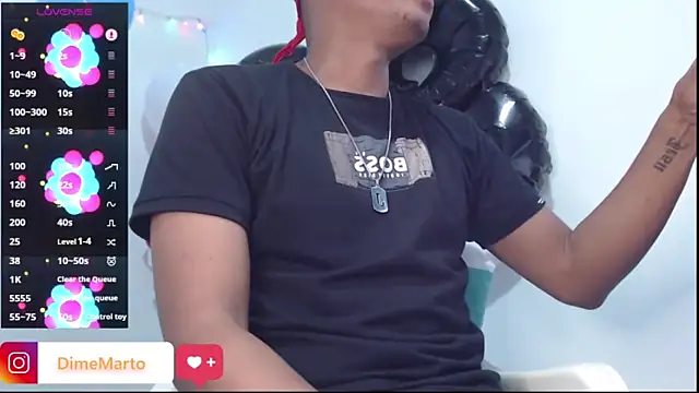 mike_black_22 webcam