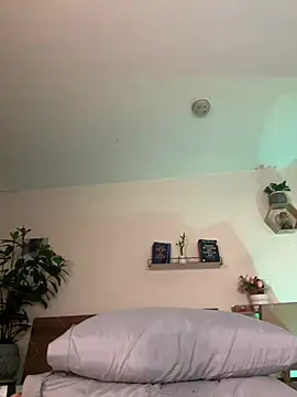 YariRose webcam