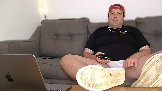 ChubbyGayBigFeet webcam