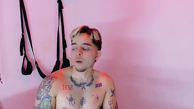 AliceandMax webcam