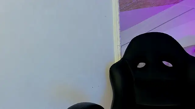 CarolineFyre webcam