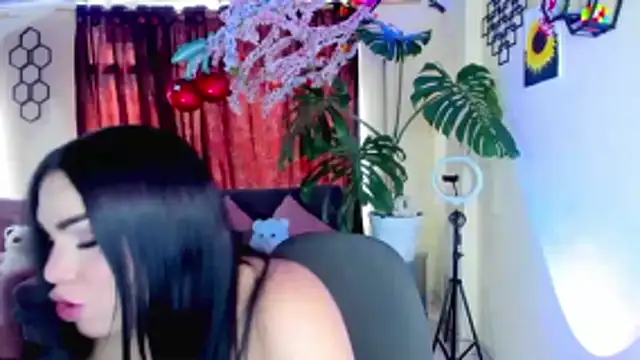 linda_zaam83866 webcam
