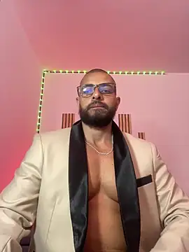 magnumchris - Magnumchris's free webcam - UK Sex Cams