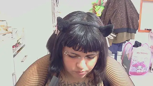 crucifxcked webcam