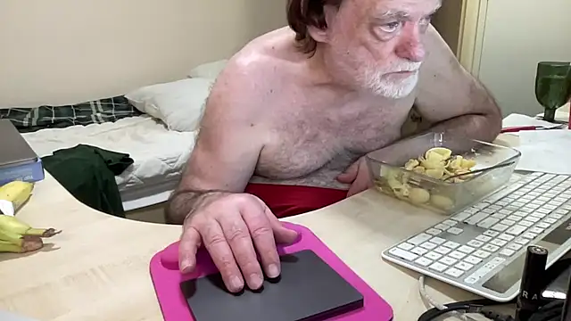 coach-karl live cam
