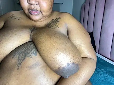 MissLola27 webcam