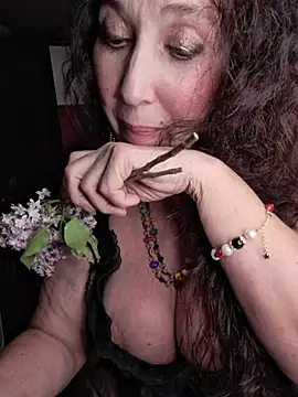 GypsyEsmeralda webcam