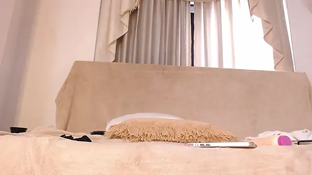 Sharon_blare webcam