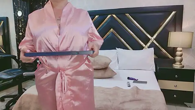 SophieWinsloow live sex cam