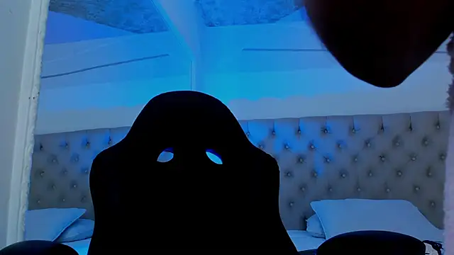 CarolineFyre webcam