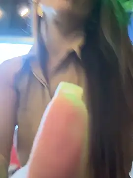 Mau_White webcam