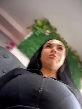 Naatalia live sex cam