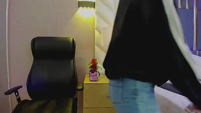 ChloeHarper_ webcam