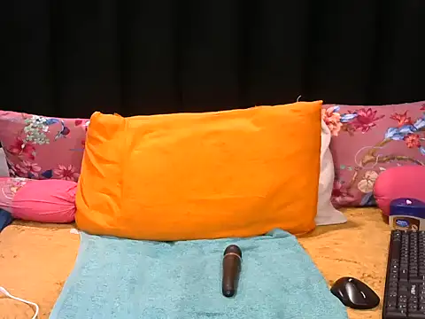 Pearl_00 webcam