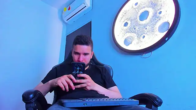 mike_257 webcam