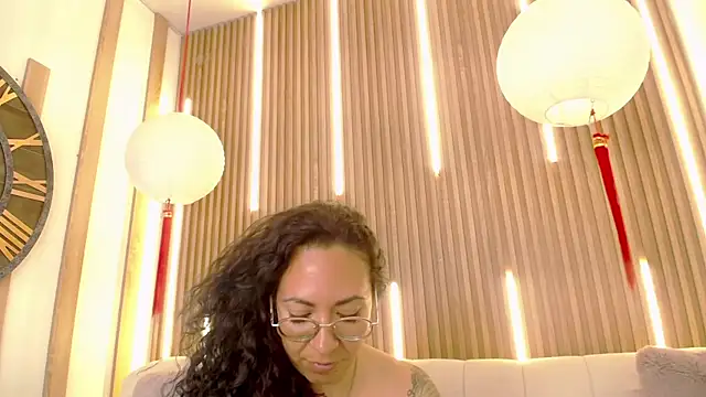 Velvet_Curly