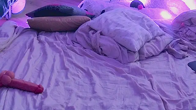 CeriseLapine live cam