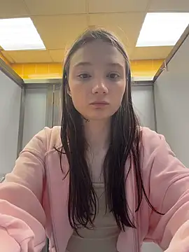 hiding-mila (F teen) - suck dildo right here in the bus