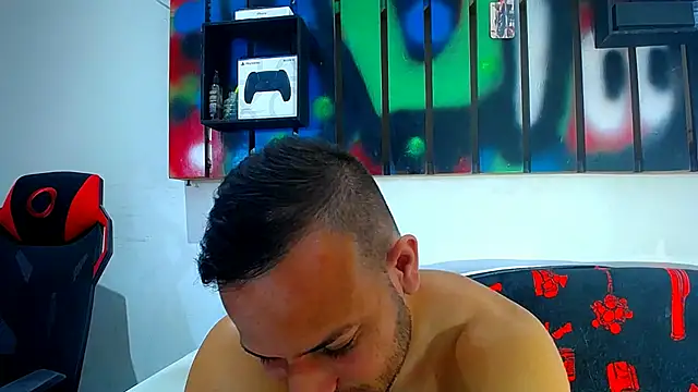 hugo_19cm live cam