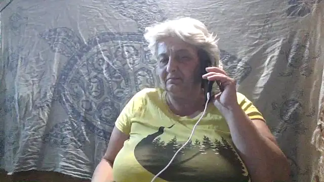 ExquisiteMature webcam