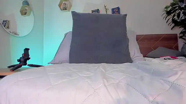 YariRose webcam