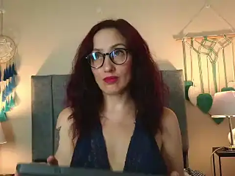 IberianMoonMK live cam
