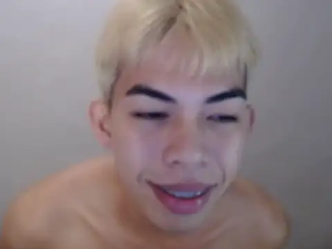 urhotsilverboy - Urhotsilverboy's free webcam - UK Sex Cams