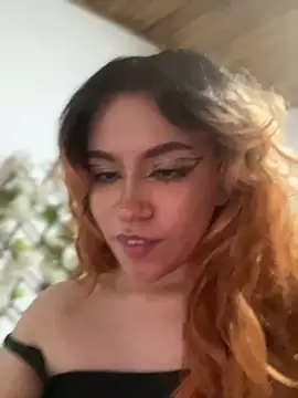 NikkiNix webcam