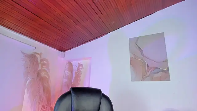 Amelie_Wine webcam