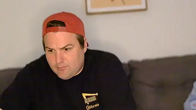 ChubbyGayBigFeet live cam