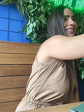 Mau_White webcam