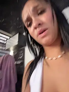 Isabella-Teen live cam