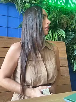 Mau_White live cam