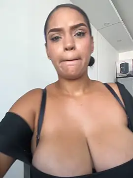 Sara-77 live sex cam