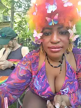 AmazonianMistress webcam