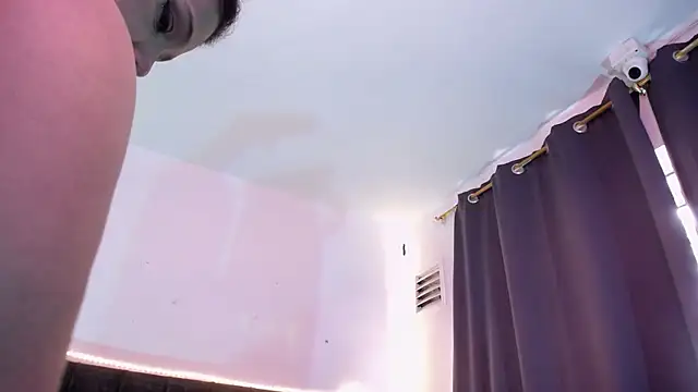 Nicol_Love0 webcam