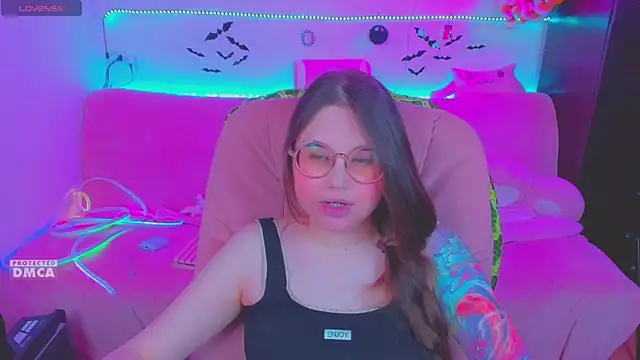 Lolisuccub webcam