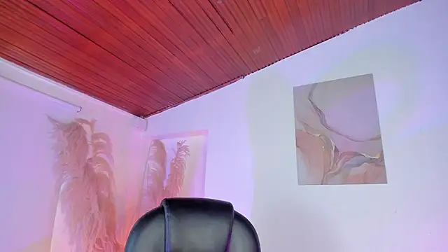 Amelie_Wine webcam