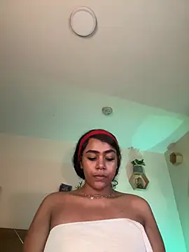 YariRose webcam