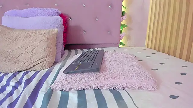 lovely__kiss__ webcam