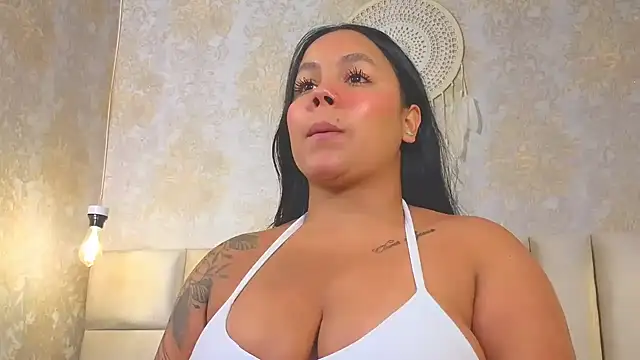 EmilyQueen3x webcam