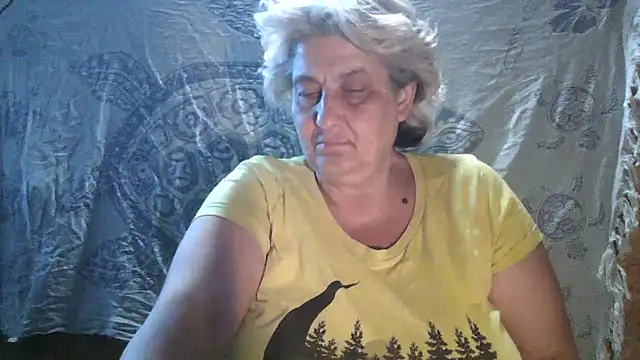 ExquisiteMature webcam