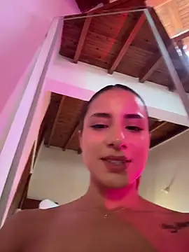Ale_Lewis webcam