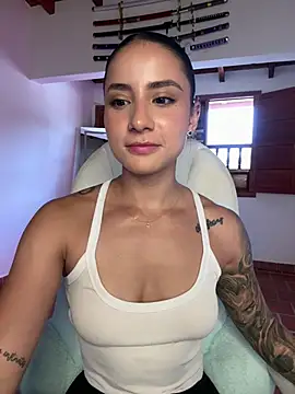 Ale_Lewis webcam