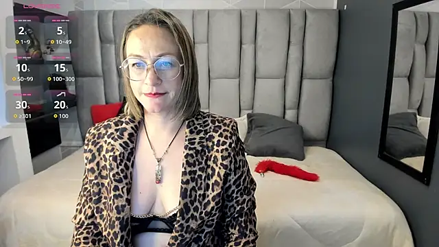 Charlot_milf webcam