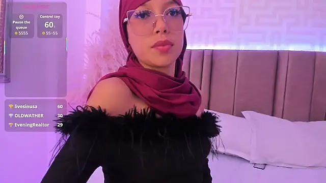 naishaa_ webcam
