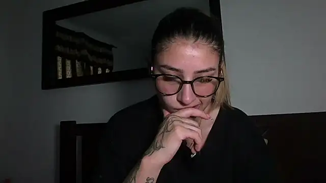 aliceteenager___ - AliceTeenager___'s free webcam - UK Sex Cams