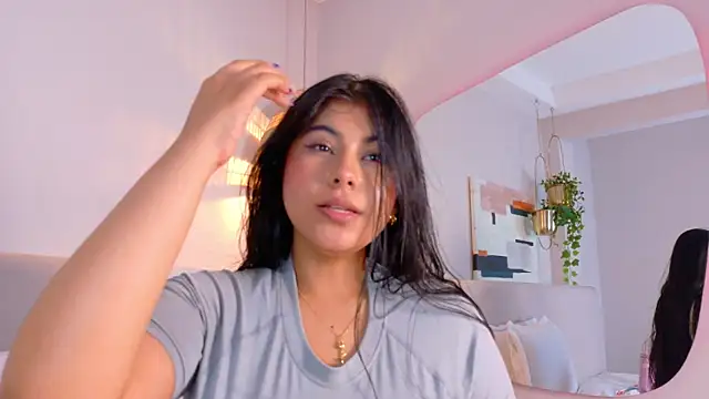 VioletBloomm webcam