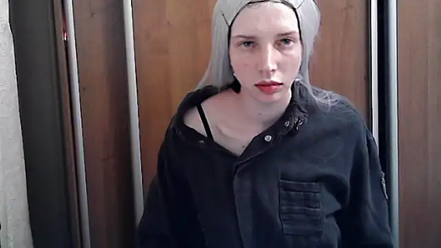 Crimson_Lady webcam